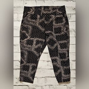 Torrid Paisley Capri Leggings Black White Plus Size 2X